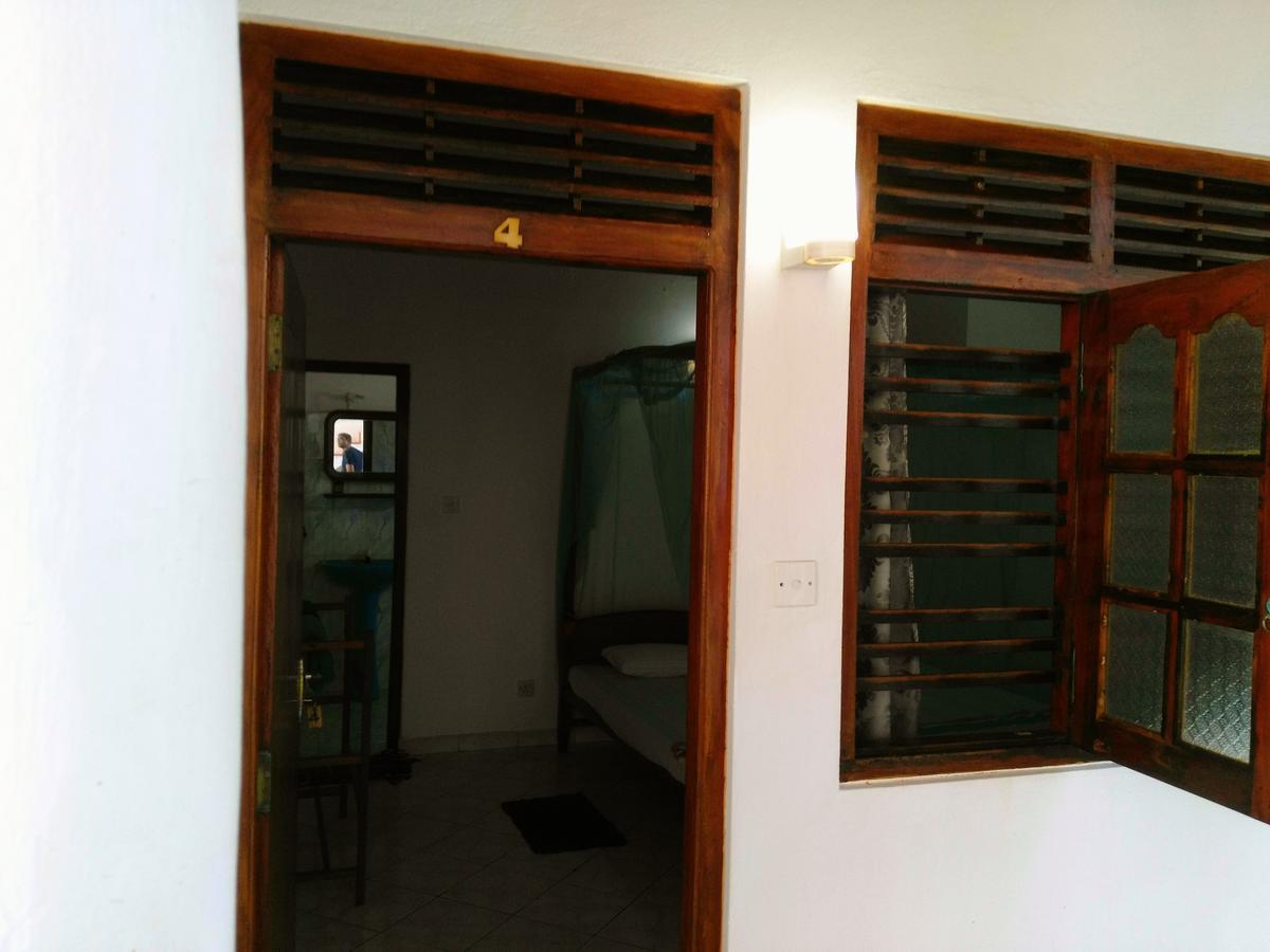 Sunnys Beach Guest House Hikkaduwa Zewnętrze zdjęcie